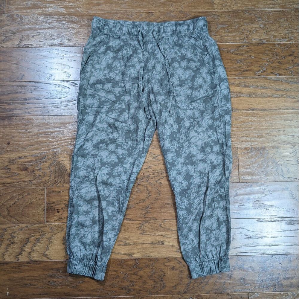 Orvis Women's Tencel Jogger Size M Green Camouflage Pants With Pockets Tapered